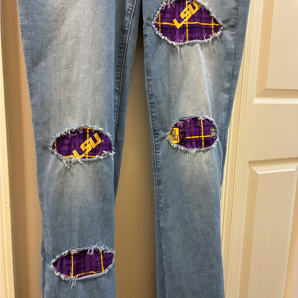 American Eagle Outfitters Blue Jeans w/Purple & gold LSU Tigers Patches 14X-Long - Picture 3 of 9